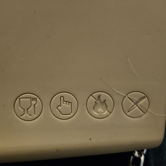 Silicone Makup Bag - Picture 3 of 6